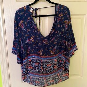 🐕🐕‍🦺🦮🐩ACCEPTING OFFERS🐕‍🦺🐕🦮🐩Bohemian tie back top